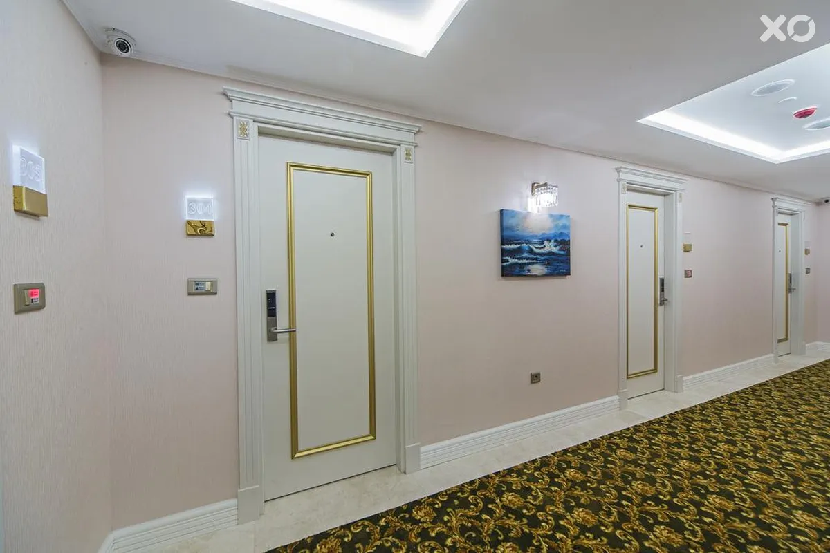 Grand Naki Hotel
