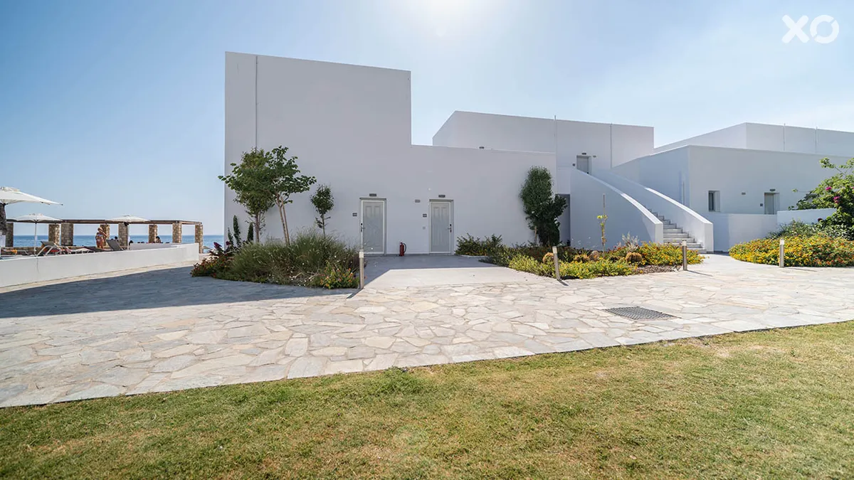 Serene Bay Hotel