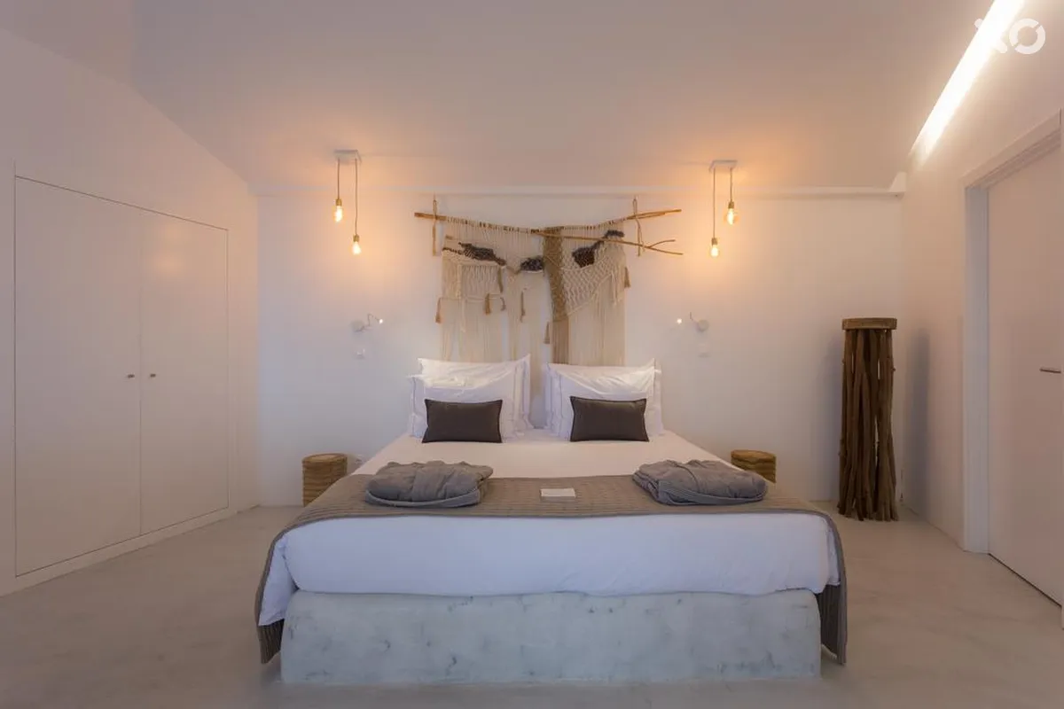 White Exclusive Suites & Villas