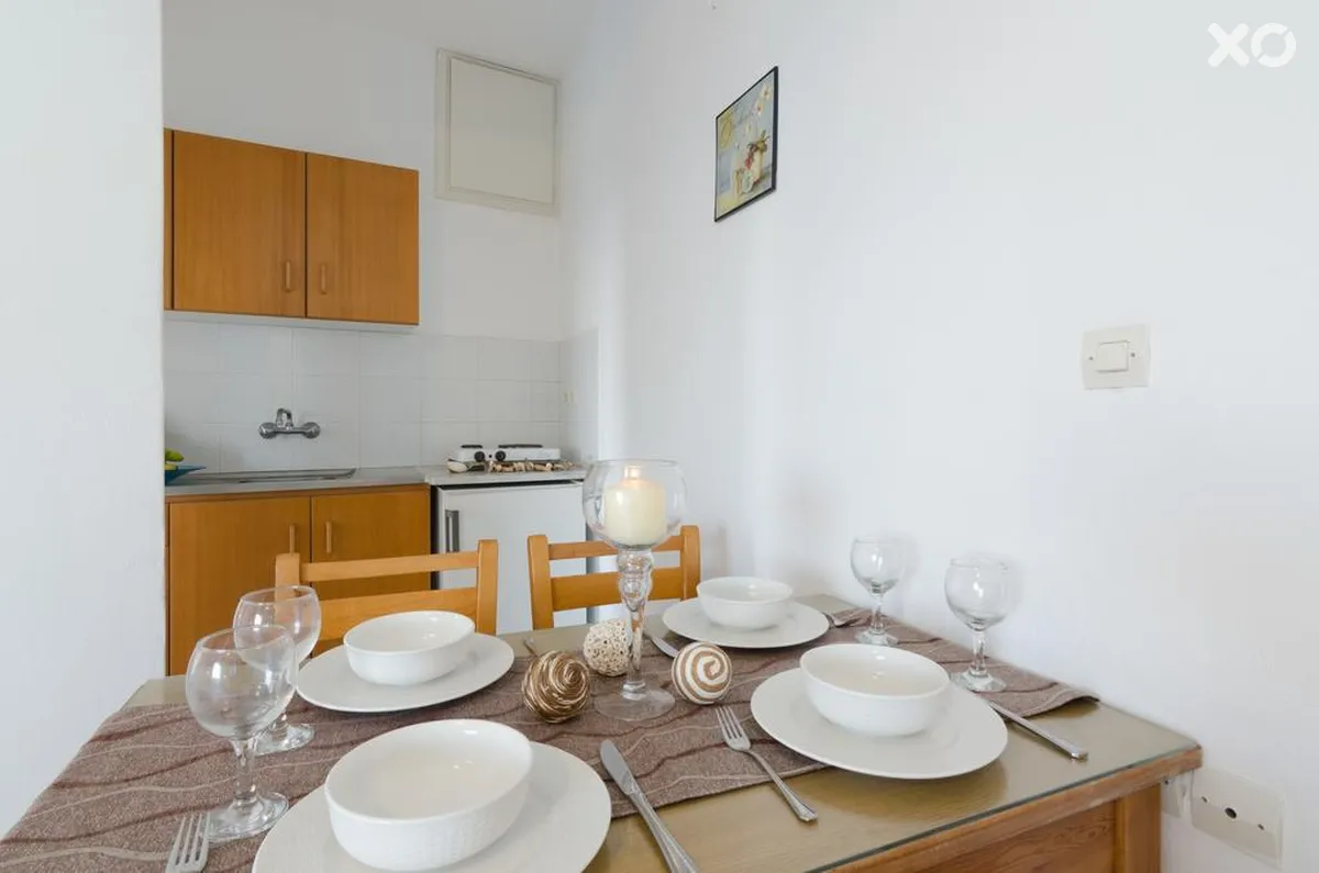 Aglaia Apartments