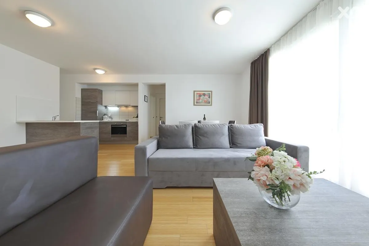 Sunnyside Apartments Petrcane