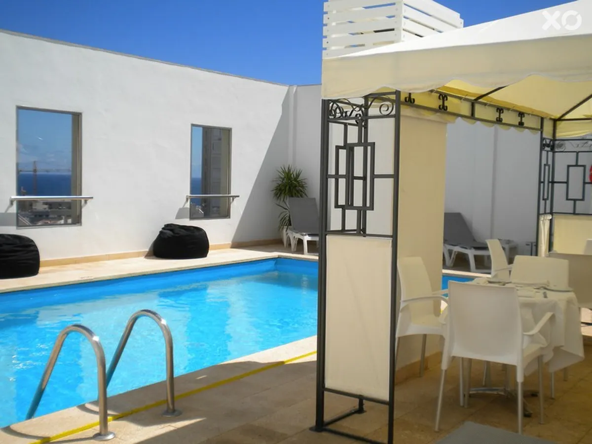 Occidental Santa Cruz Contemporaneo