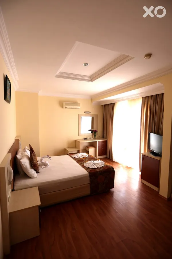 Lara Dinc Hotel