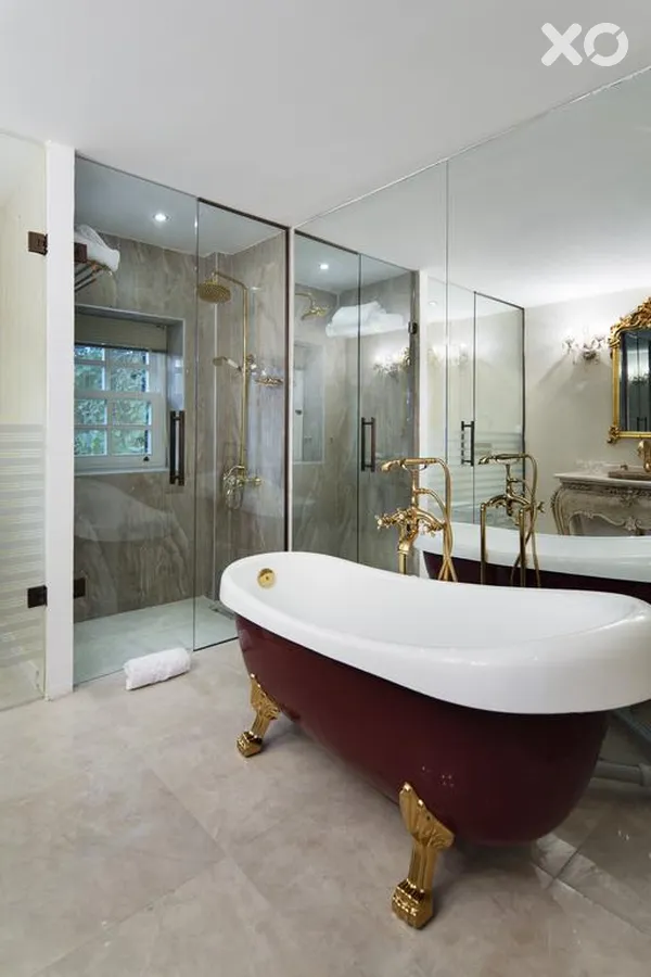 Elegance East Hotel