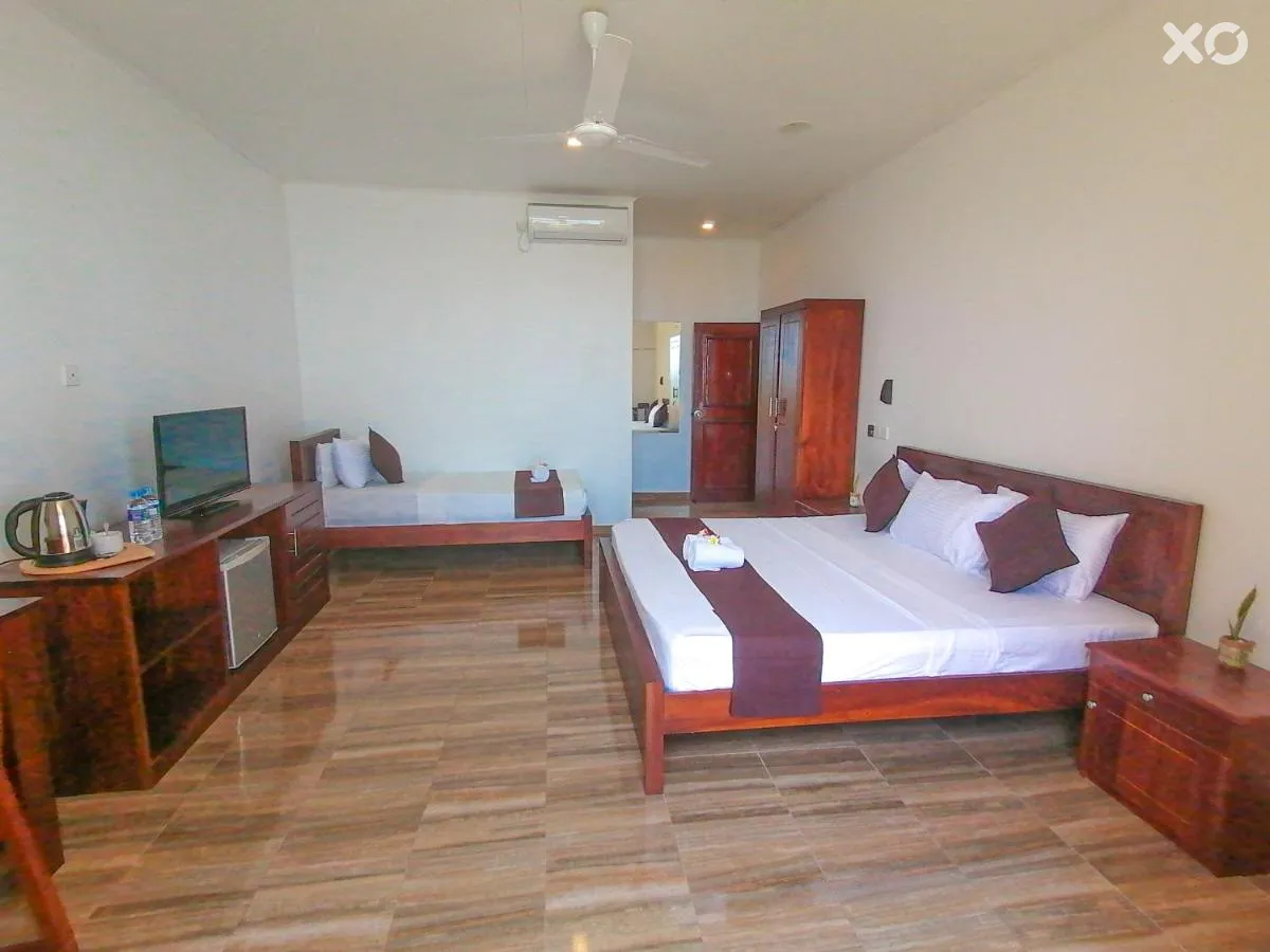 Oreo Beach Hotel