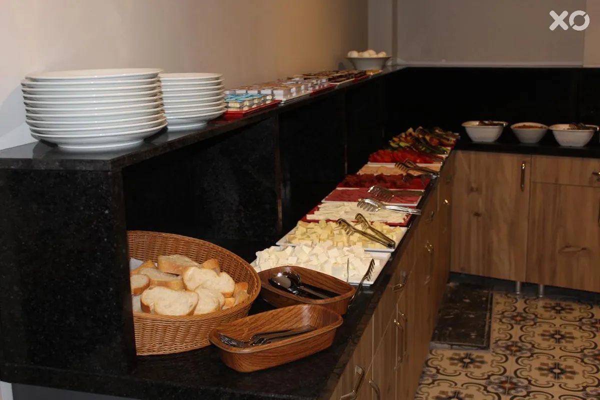 The Lola Hotel