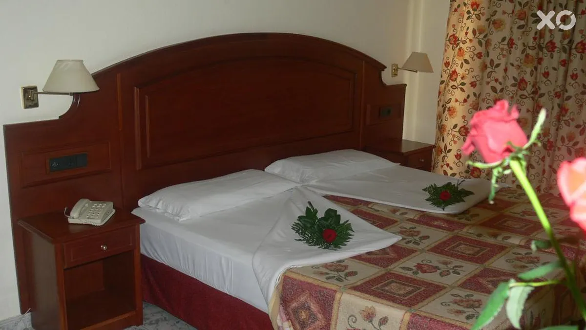 Tropical Hotel