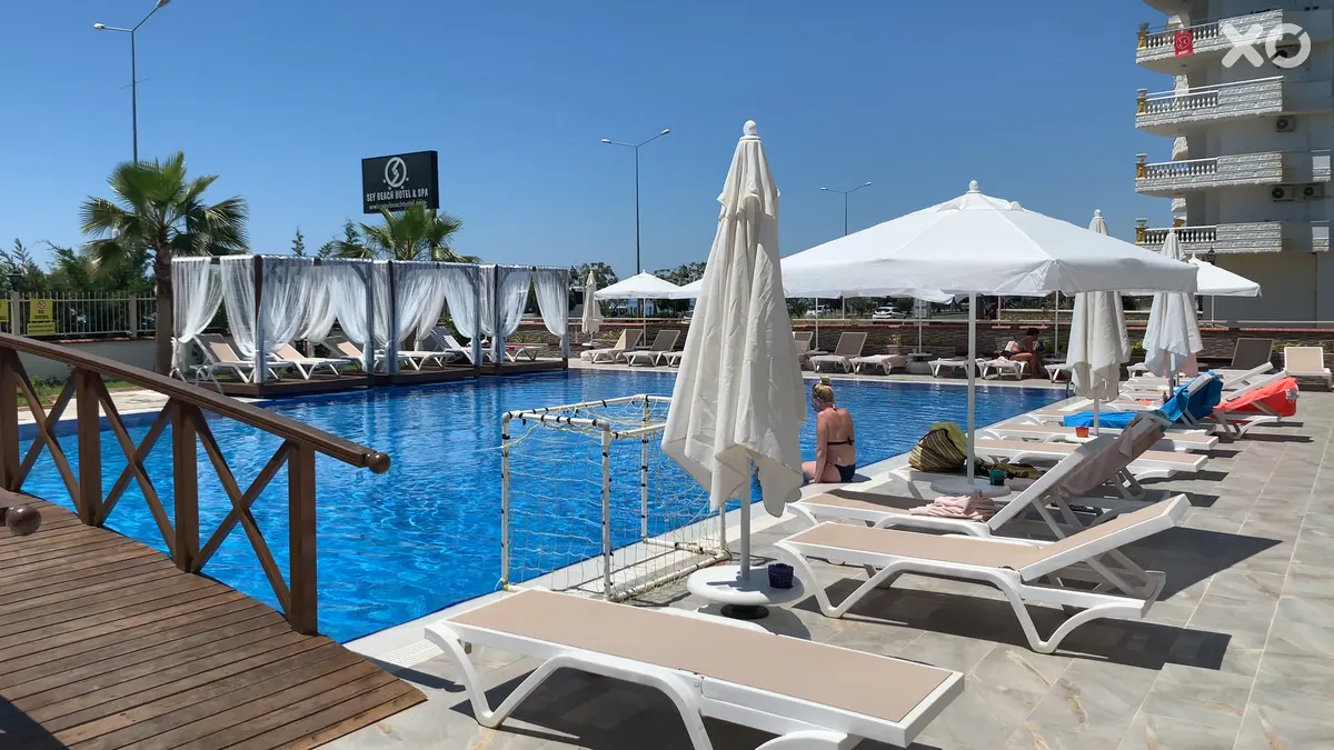 Sey Beach Hotel & Spa