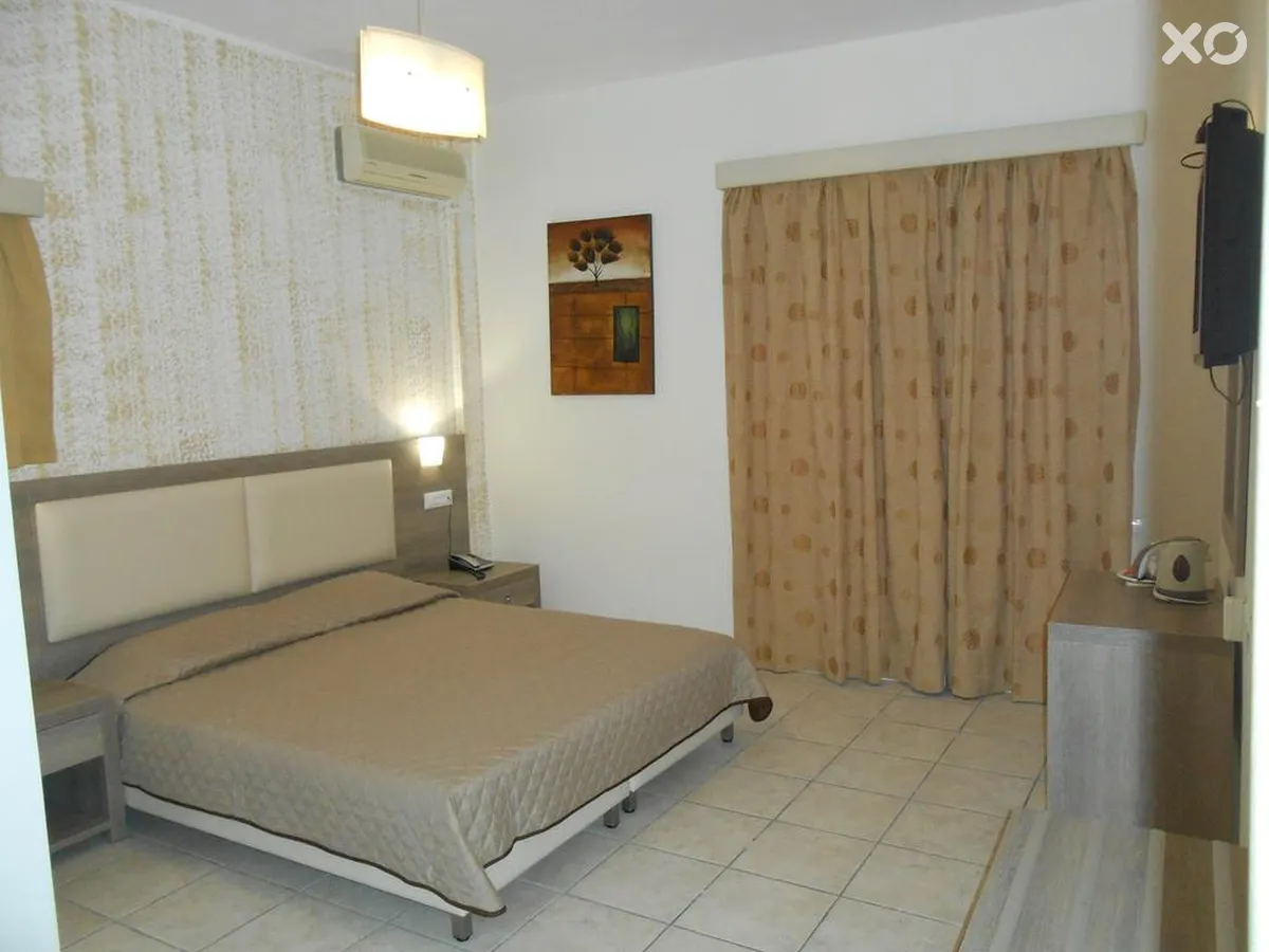 Voula Hotel & Apartments