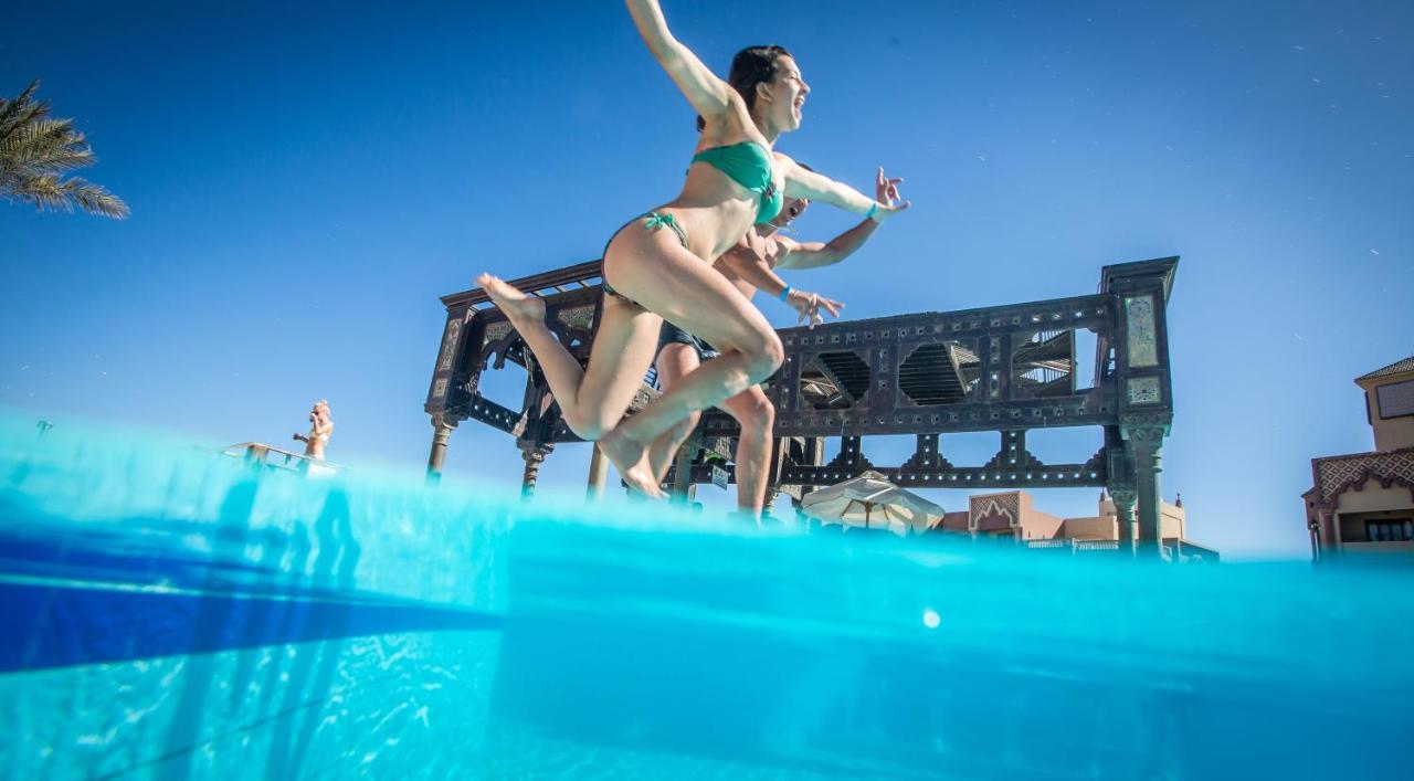 Sunny Days El Palacio