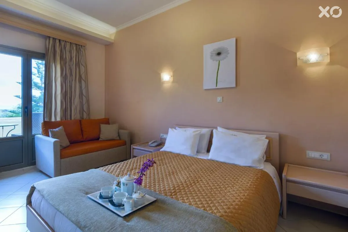 Grecian Castle Hotel