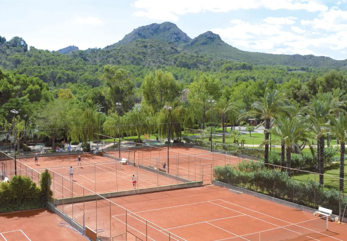Beach Club Font De Sa Cala