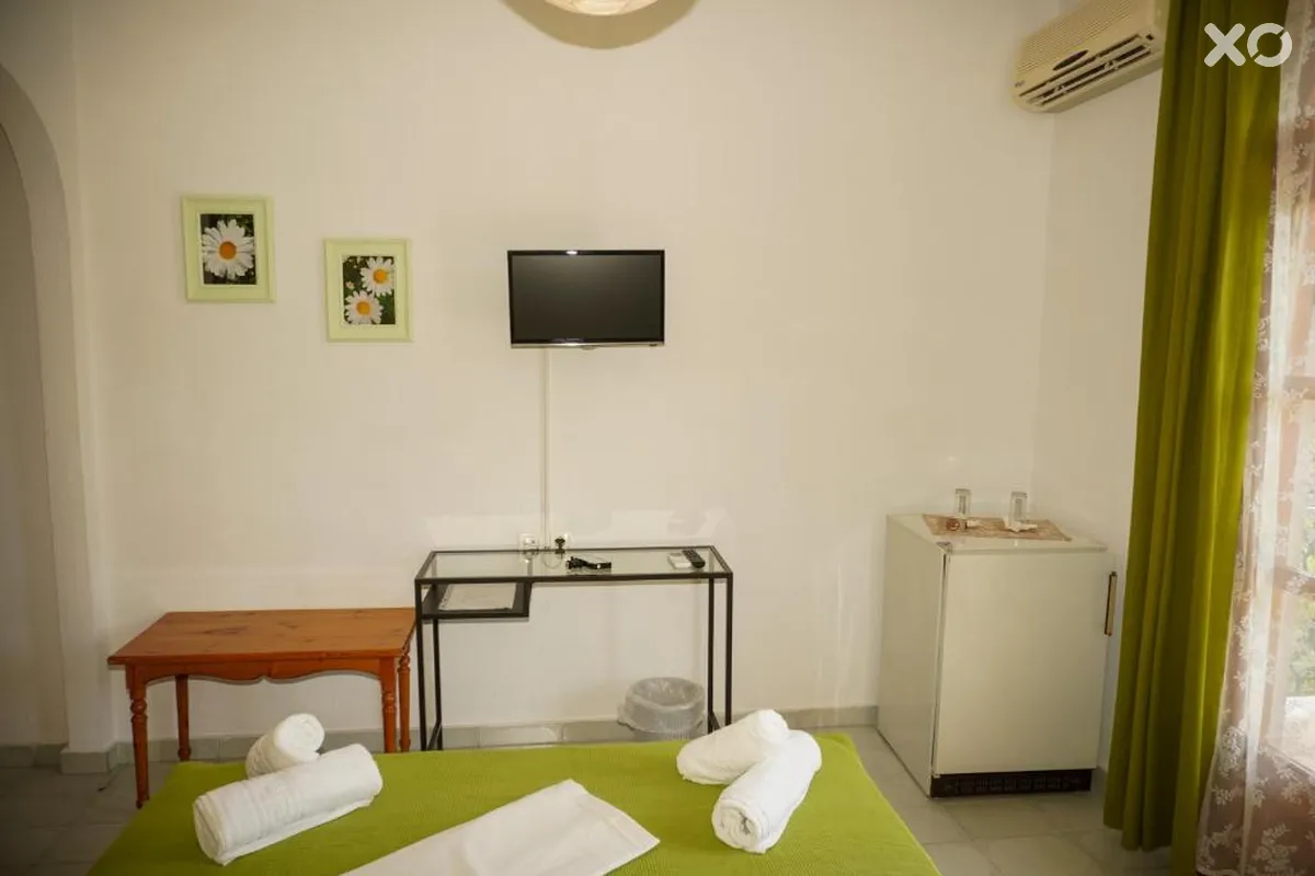 Irida Rooms