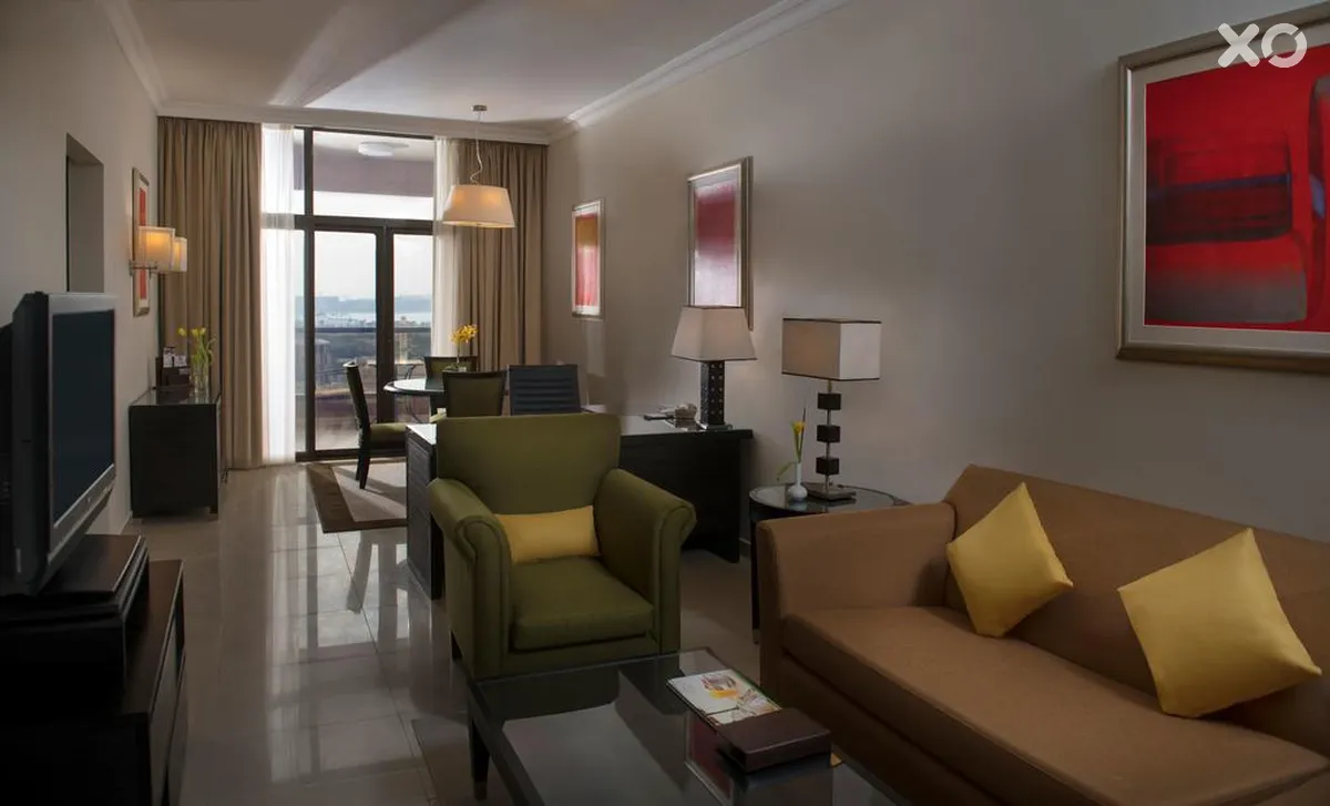 Two Seasons Hotel & Apartments Dubai