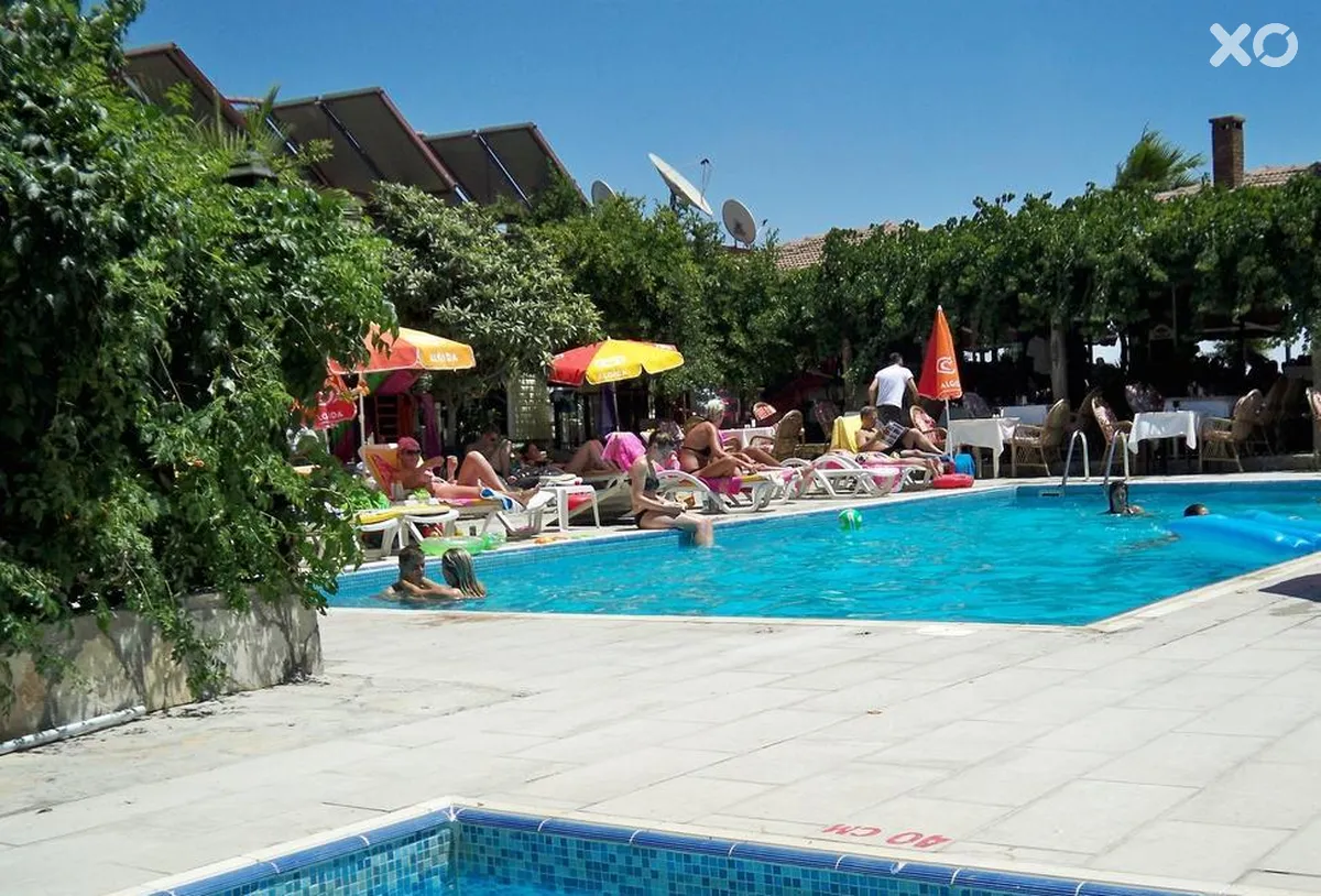 Leda Beach Hotel