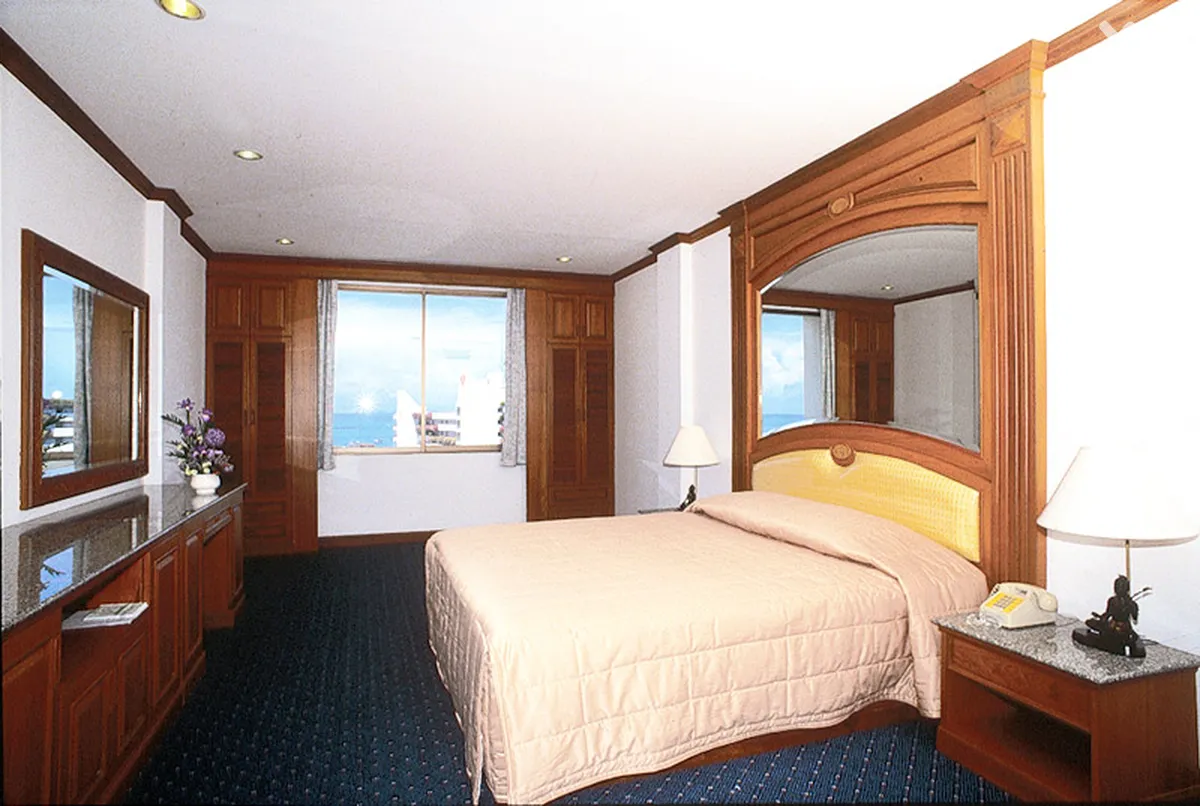 Royal Palace Hotel