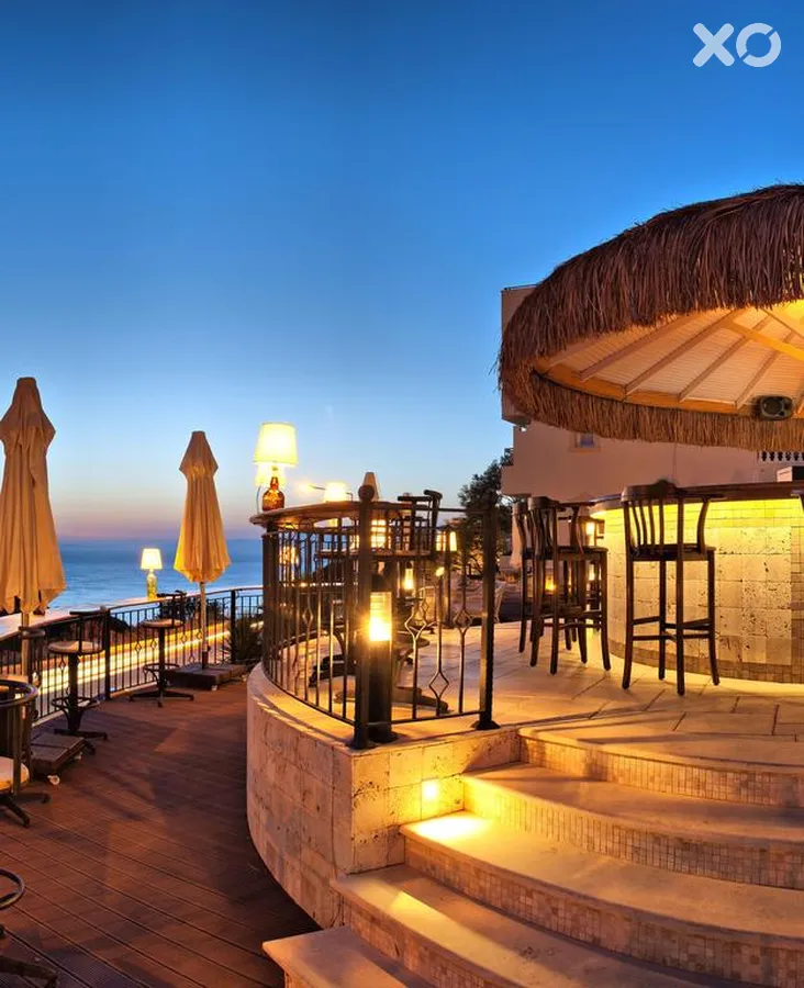 Carina Hotel