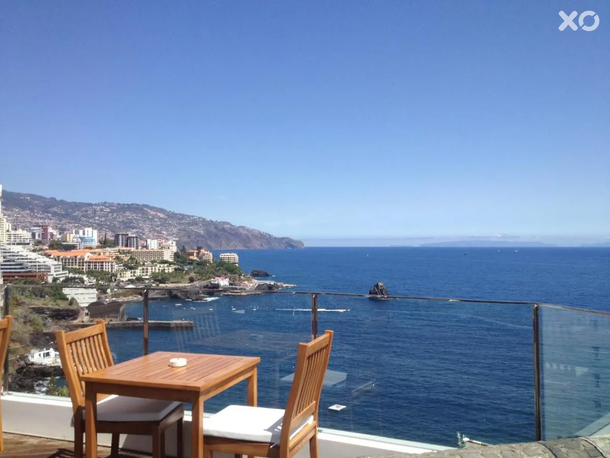Madeira Regency Cliff