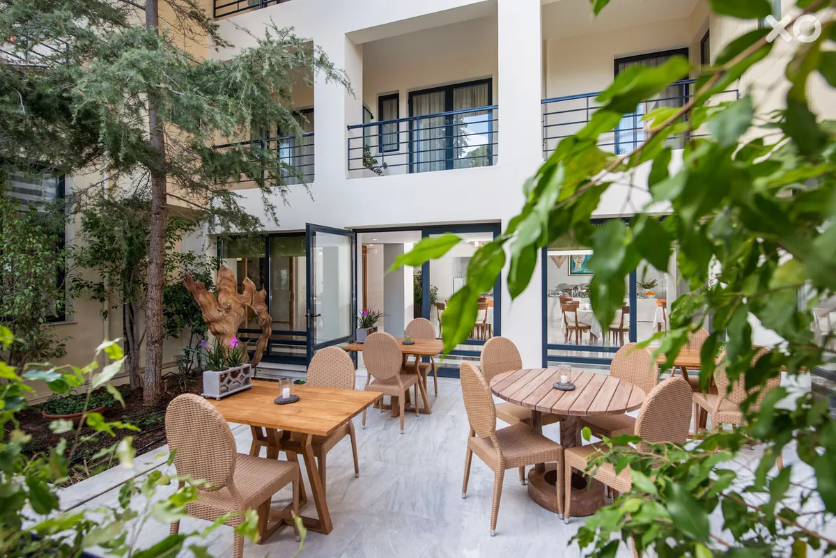 Avra City Hotel