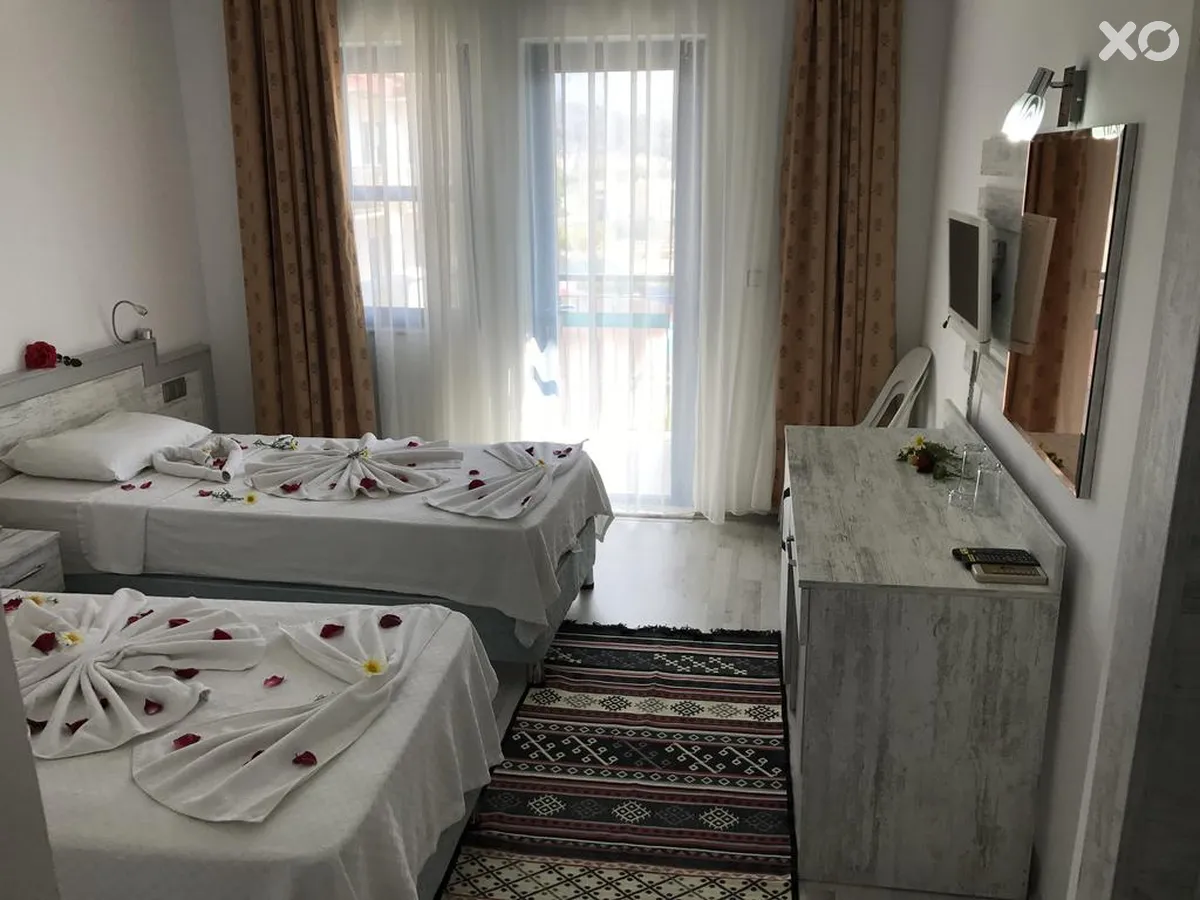 Aymes Hotel