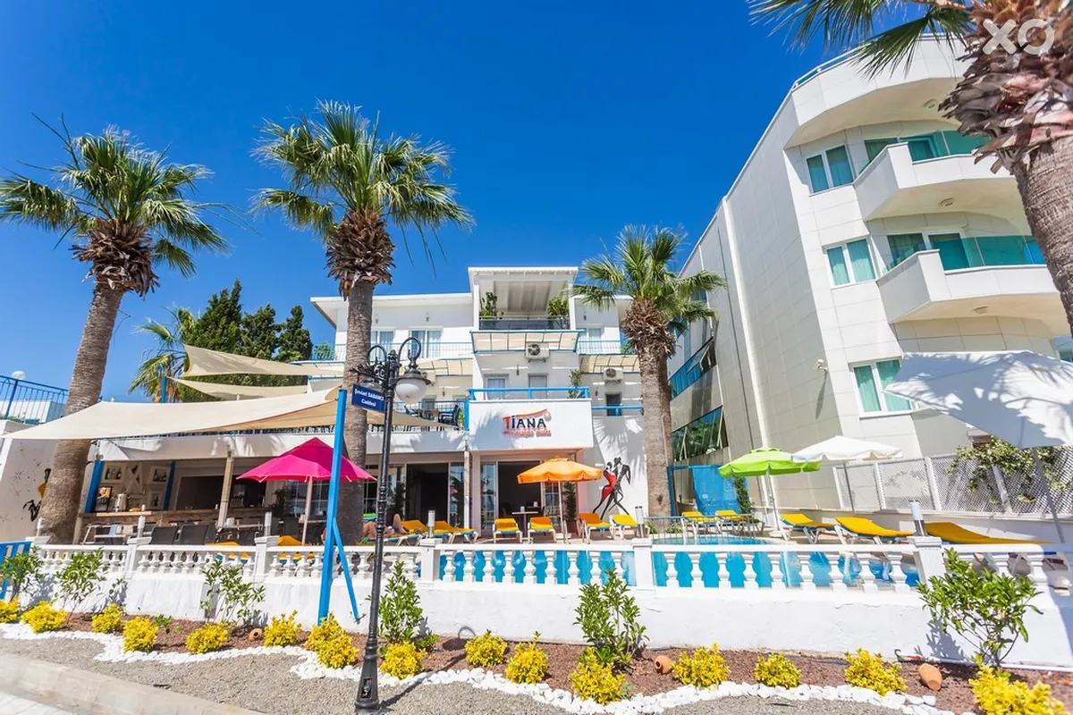Tiana Moonlight Hotel