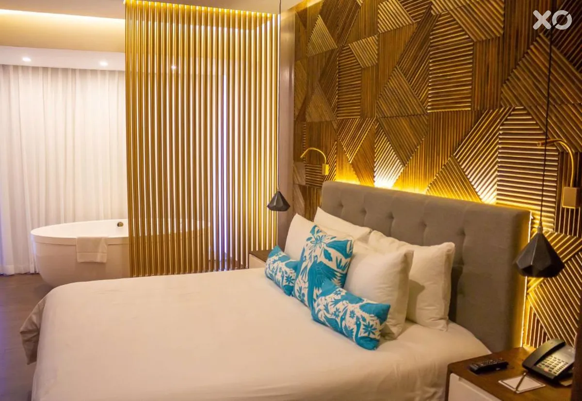 The Fives Downtown Hotel & Residences, Curio Collection by Hilton