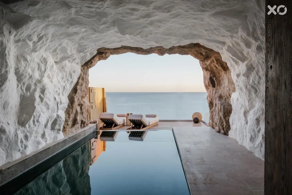 Acro Suites