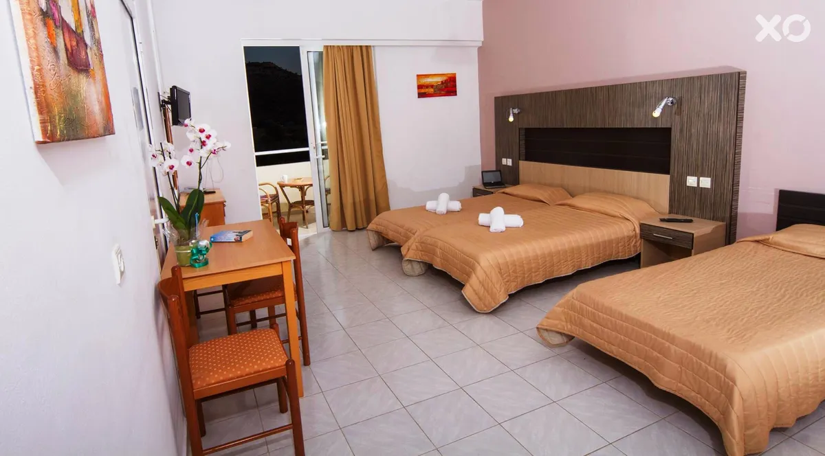 Zoes Hotel Studios