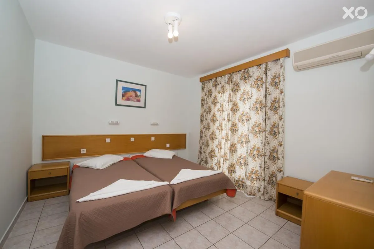 Erato Studios & Apartments