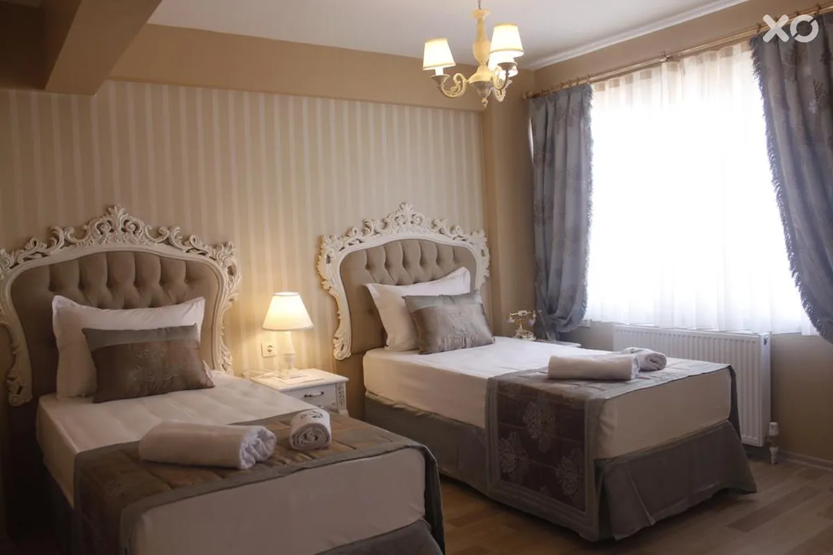 Divan-i Ali Hotel
