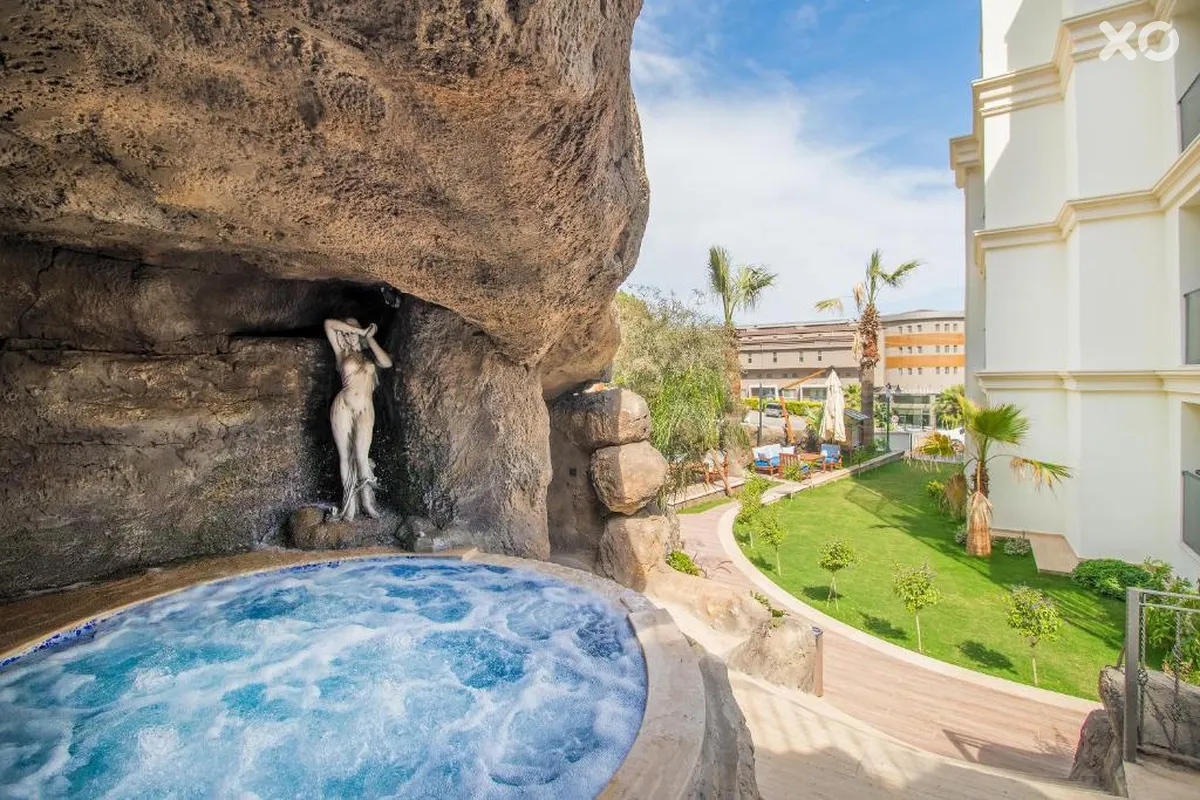 Amossia Elite Boutique Hotel