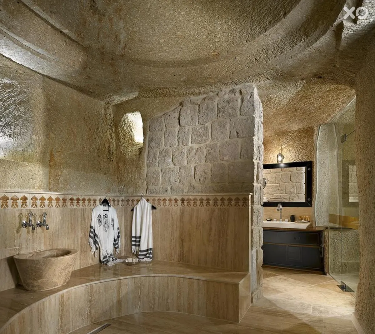 Seraphim Cave Hotel
