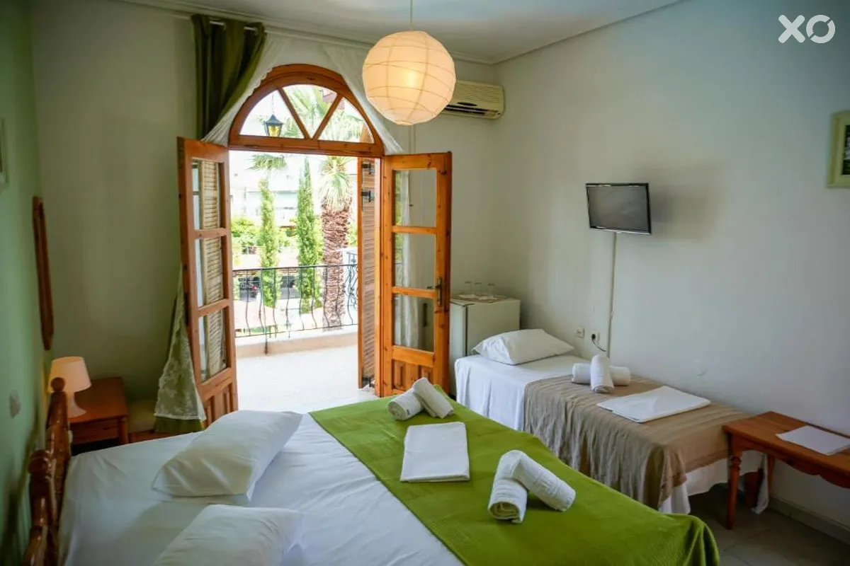Irida Rooms