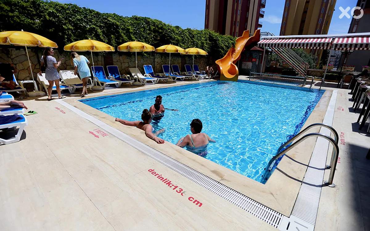Lara Dinc Hotel