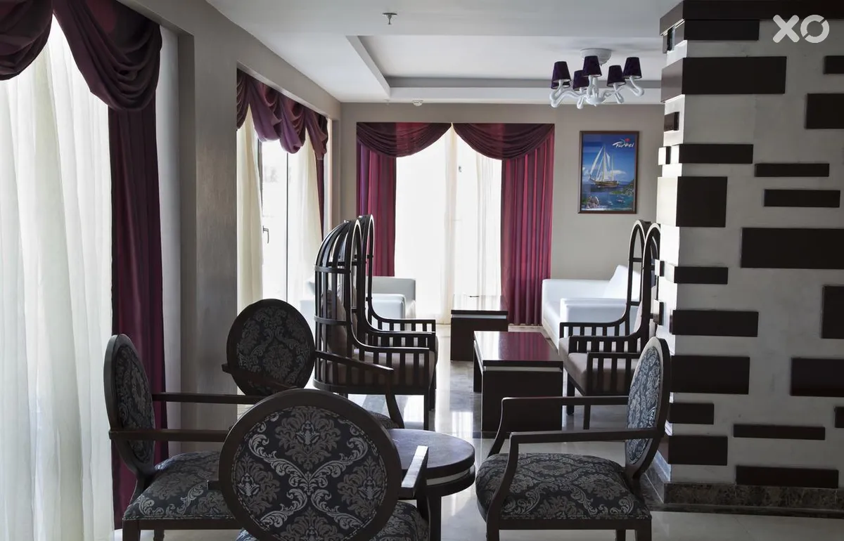 Adella Side Hotel