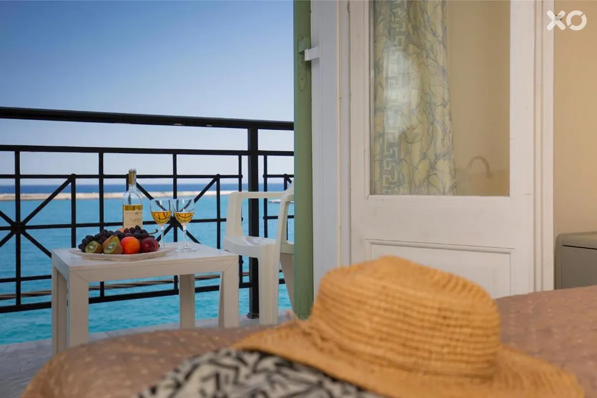 Samaina Port Hotel