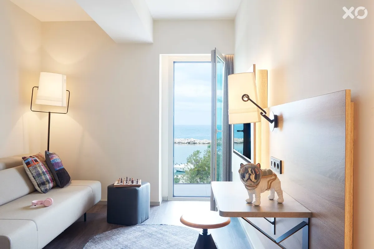 Moxy Patra Marina