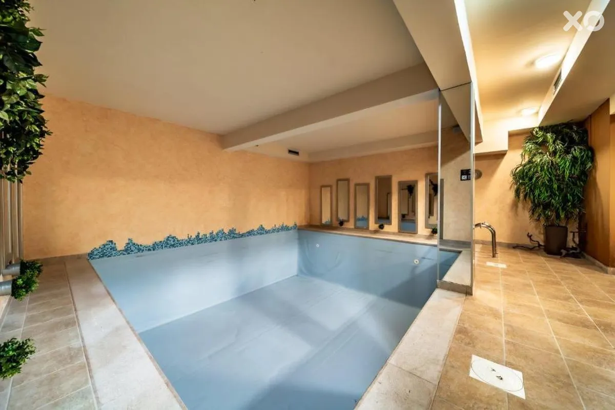 Nikola Hotel