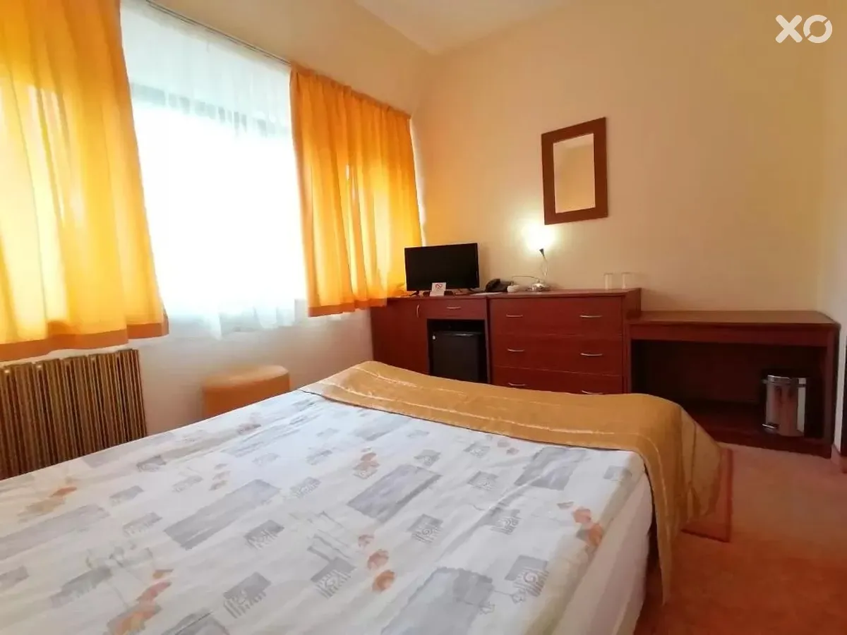 Ela Hotel