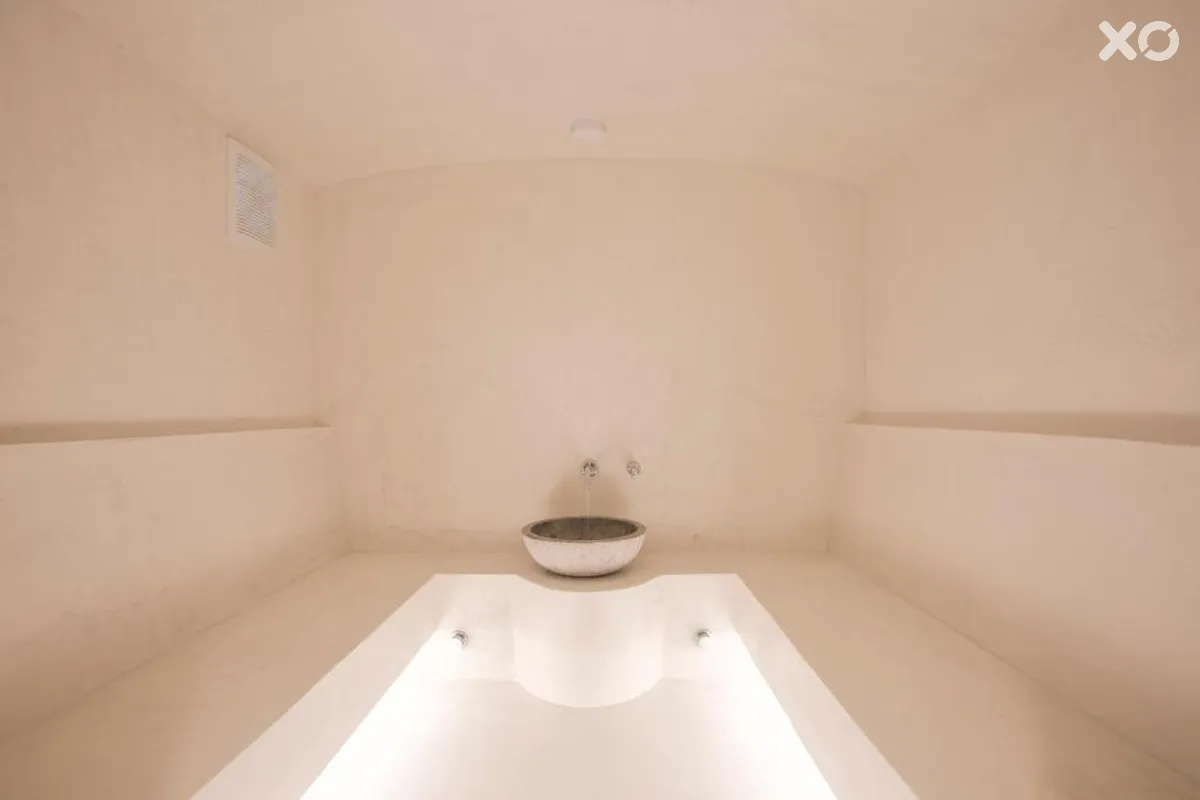 Erato Hotel