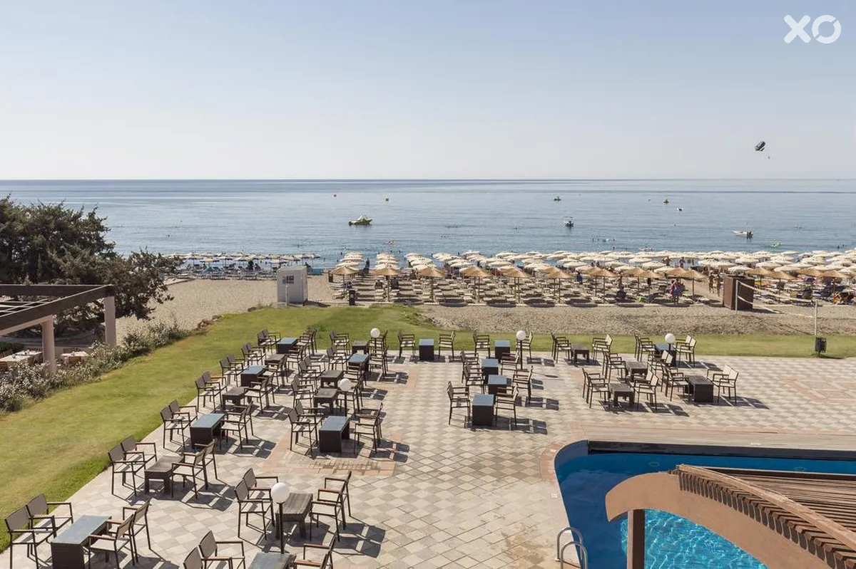 Costa Lindia Beach Resort