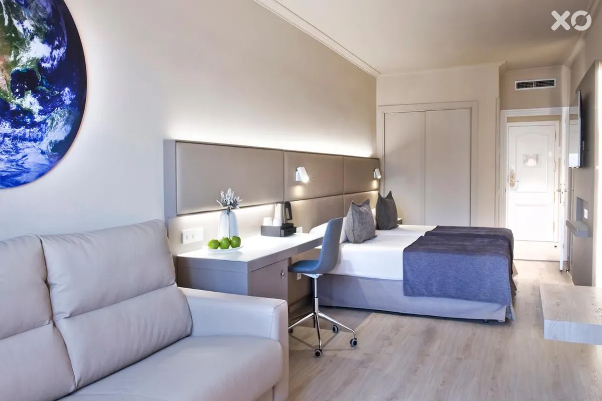 Salles Pere IV Hotel