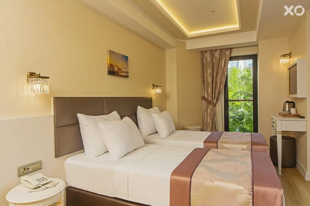 Grand Naki Hotel