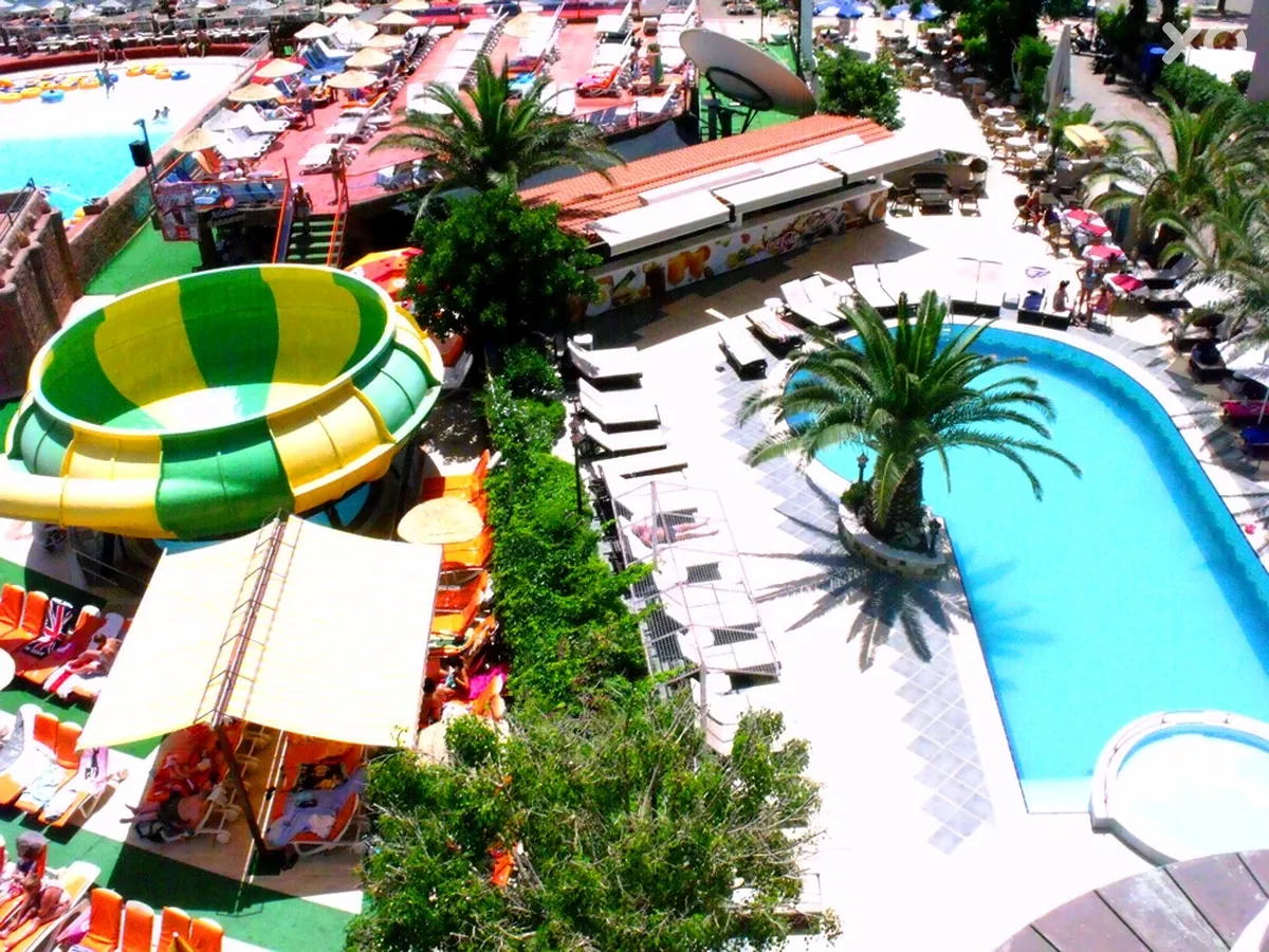Romance Hotel