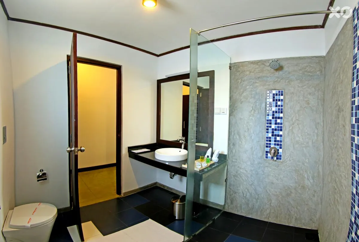 CoCo Royal Beach Resort