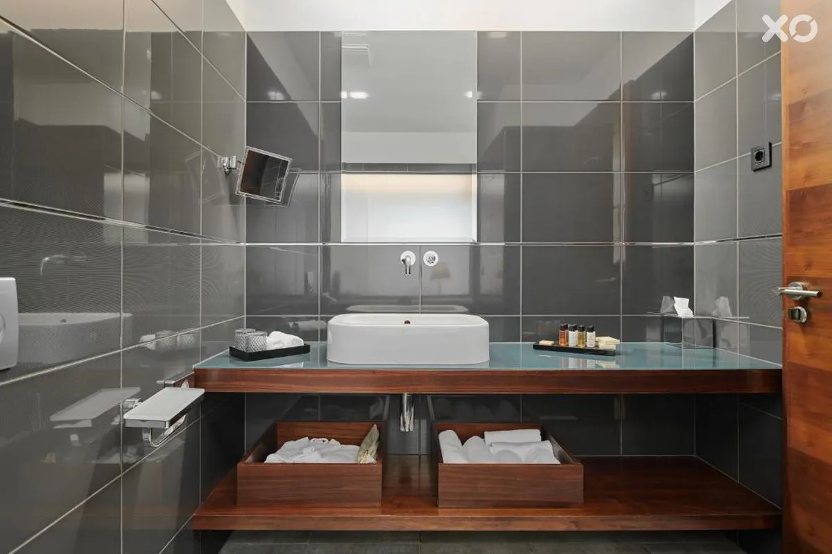 Marmont Heritage Hotel