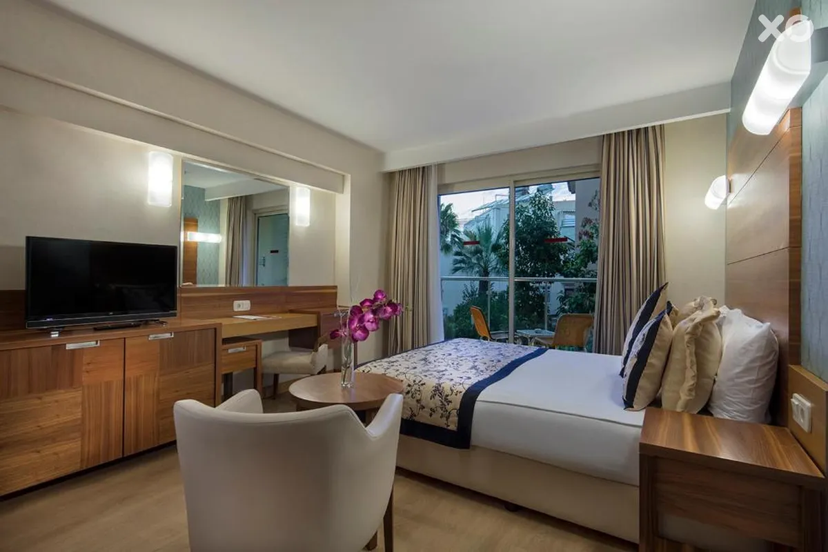 Trendy Side Beach Hotel