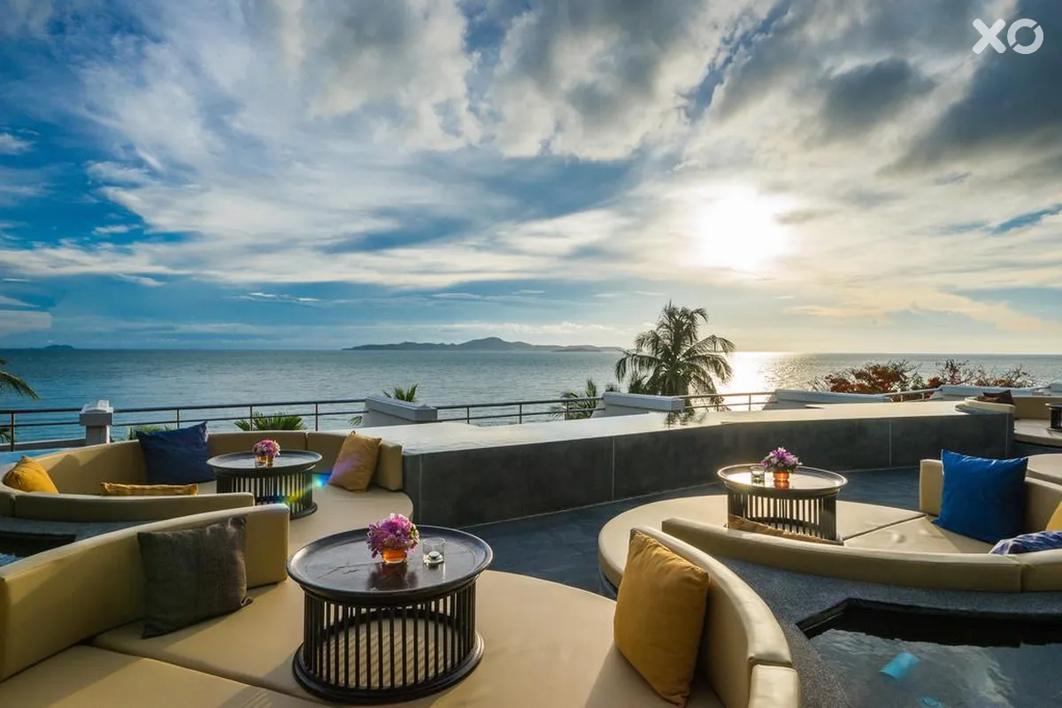 Royal Cliff Beach Terrace
