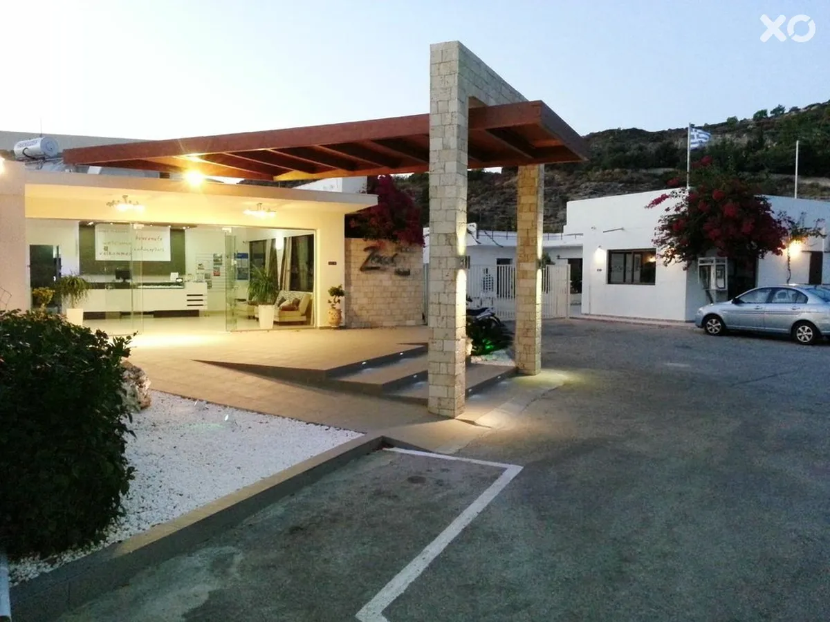 Zoes Hotel Studios
