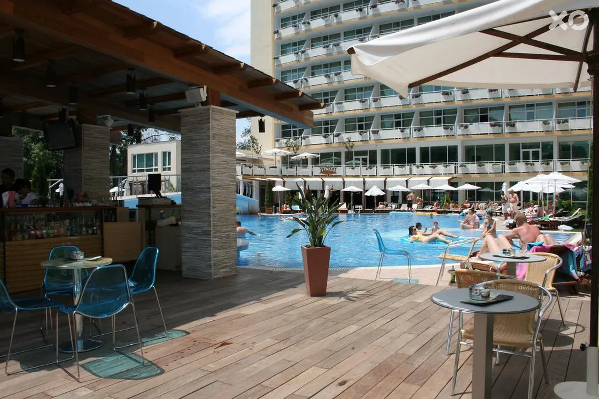 Grand Hotel Nirvana